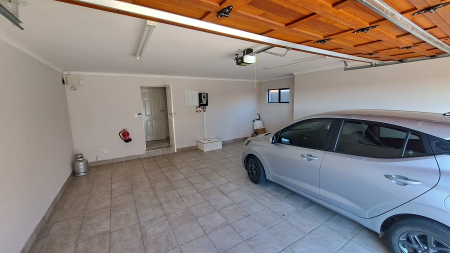 3 Bedroom Property for Sale in Wild Olive Estate Free State